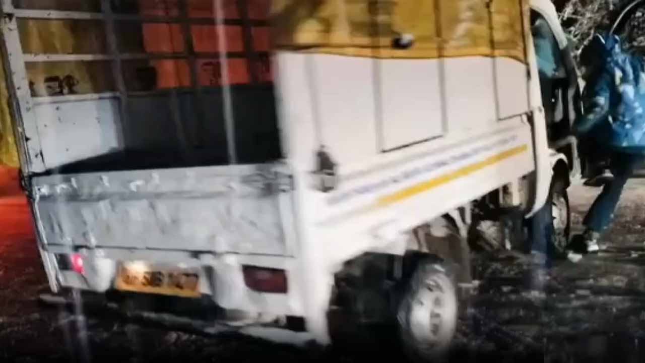 Video: Truck Skids On Snow-Covered Road, Slips Down Valley In Manali