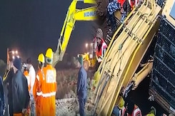 Rescue Operation For 10-Year-Old Trapped in Borewell in Guna, Madhya Pradesh Rescue Operation For 10-Year-Old Trapped in Borewell in Guna, Madhya Pradesh
