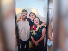 ट्रिपल मर्डर से दहली साउथ दिल्ली, नेब सराय में मां-बाप और बेटी की चाकू मारकर हत्या ट्रिपल मर्डर से दहली साउथ दिल्ली, नेब सराय में मां-बाप और बेटी की चाकू मारकर हत्या