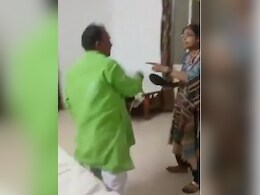 PWD का इंजीनियर कर रहा था ऐसी हरकत, देखिए- महिला ने चप्पलों से कैसे सिखाया सबक, 'नौकरी भी गई'