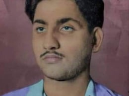 Mohammed Rafi: पापा के सैलून में काम करता था ये लड़का, फकीर को देखकर बना गायक, दुनिया से गया तो जनाजे में शामिल हुए थे 10,000 लोग Mohammed Rafi: पापा के सैलून में काम करता था ये लड़का, फकीर को देखकर बना गायक, दुनिया से गया तो जनाजे में शामिल हुए थे 10,000 लोग