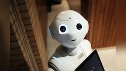Lifelike Robots Now Available To Public At China's First 'Robot Mall'