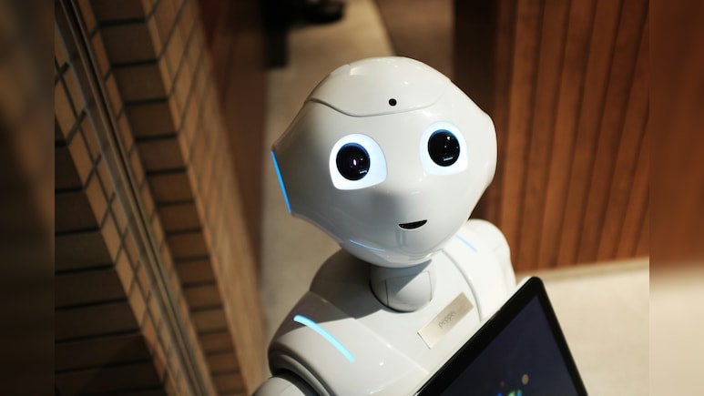 Lifelike Robots Now Available To Public At China's First 'Robot Mall'