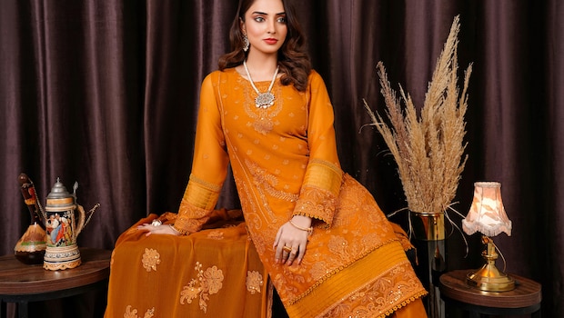 Effortless Elegance: Why Linen Kurtas Are A Must-Have Essential In Every Woman's Wardrobe