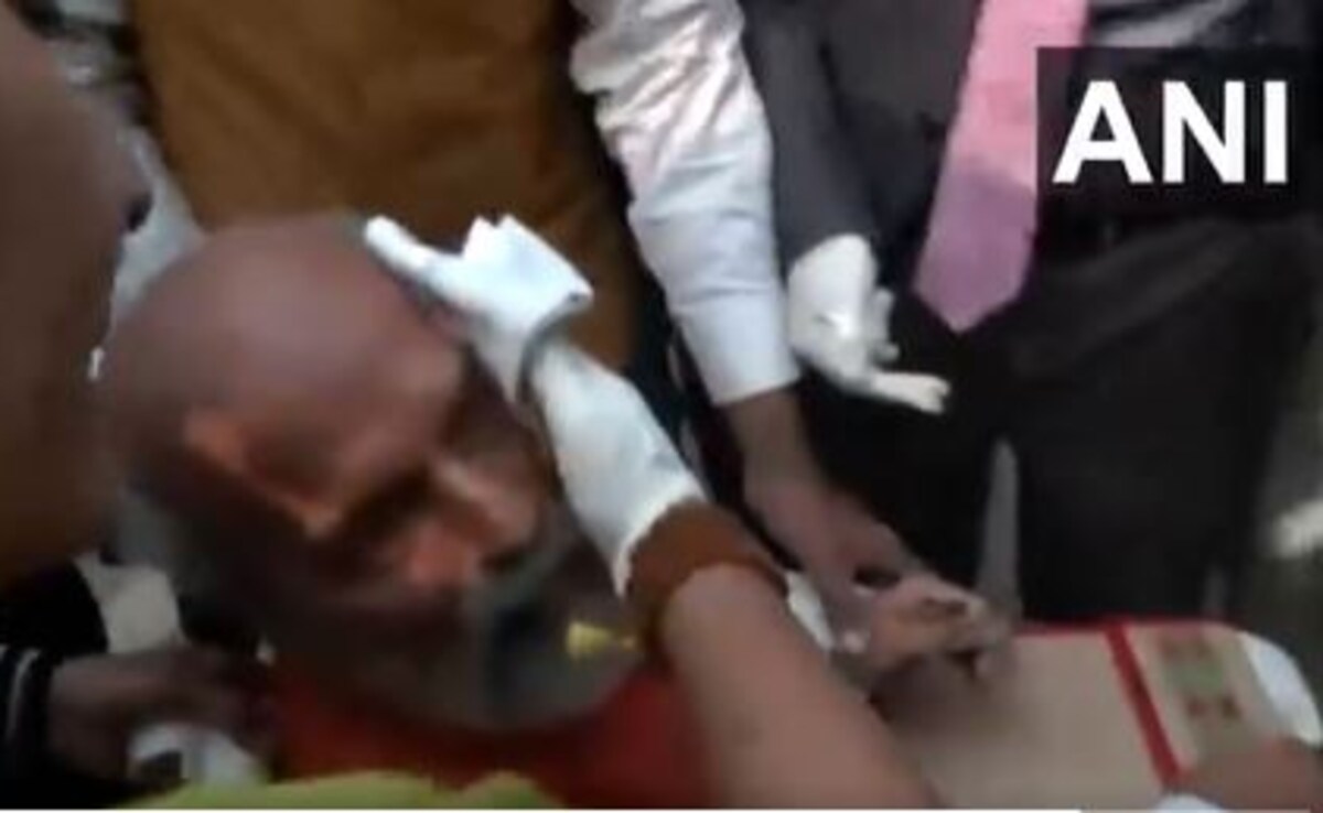 BJP Leaders Flock To Hospital To Visit Injured MPs