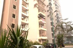 Thousands Await Dream Home In Greater Noida Thousands Await Dream Home In Greater Noida