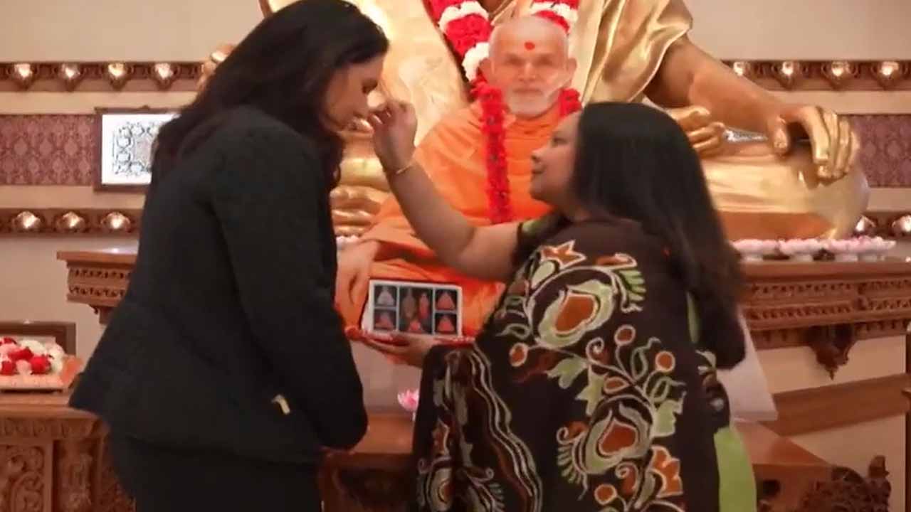 4-Time US Congresswoman Tulsi Gabbard Visits BAPS Swaminarayan Akshardham Temple