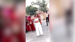 MP News : रामराजा मंदिर के बाहर अश्लील डांस का वीडियो वायरल, युवती की तलाश में जुटी पुलिस