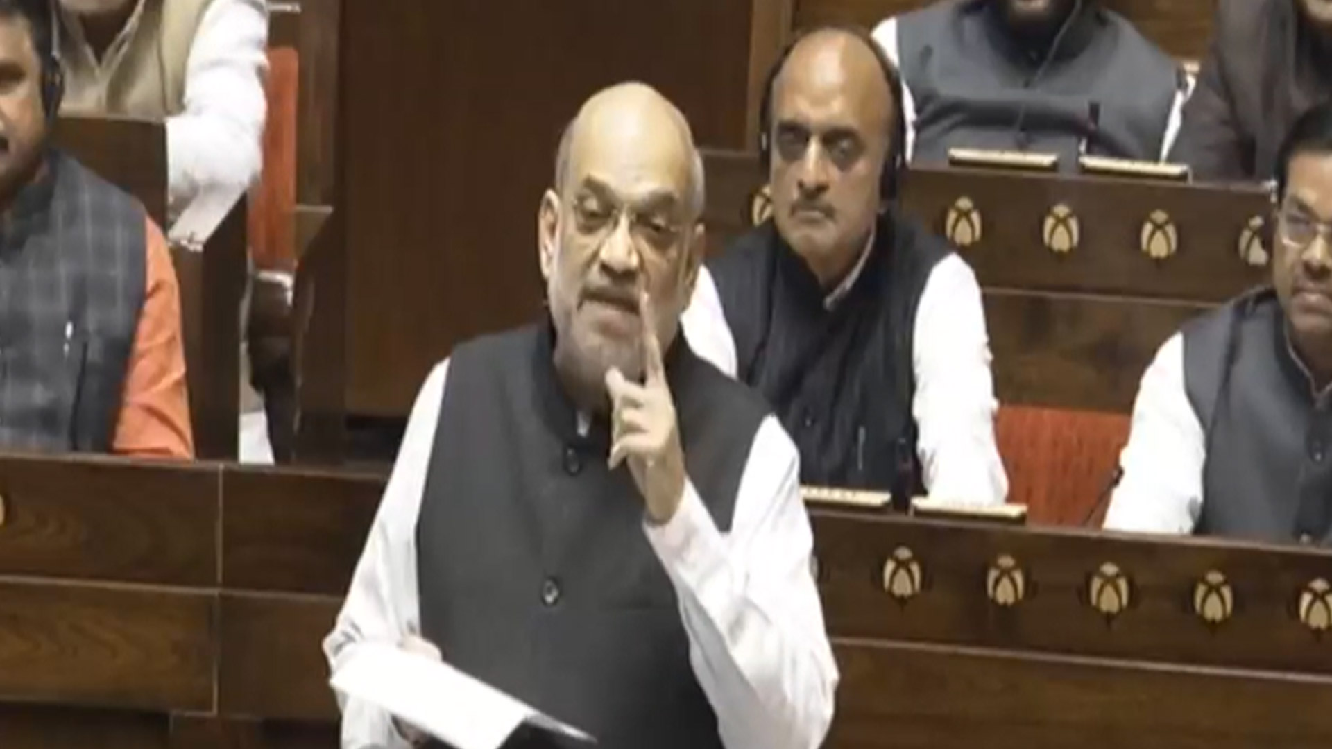 "Blank Constitution - Biggest Fraud": Amit Shah Targets Rahul Gandhi