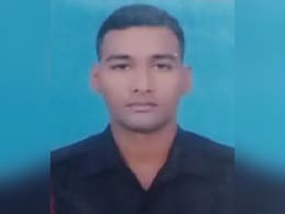 बीकानेर में युद्धाभ्यास के दौरान यूपी निवासी सेना के जवान की मौत, तोप को टोइंग वाहन से जोड़ते समय हुई घटना बीकानेर में युद्धाभ्यास के दौरान यूपी निवासी सेना के जवान की मौत, तोप को टोइंग वाहन से जोड़ते समय हुई घटना