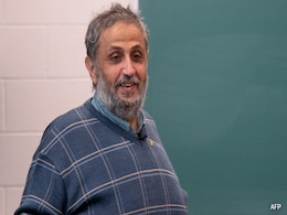 Professor Who Fled Gaza Teaches Trapped Students From Canada Professor Who Fled Gaza Teaches Trapped Students From Canada