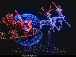 आसमान में दिखे Santa Claus, देखने वालों को नहीं हुआ खुद की ही आंखों पर यकीन आसमान में दिखे Santa Claus, देखने वालों को नहीं हुआ खुद की ही आंखों पर यकीन