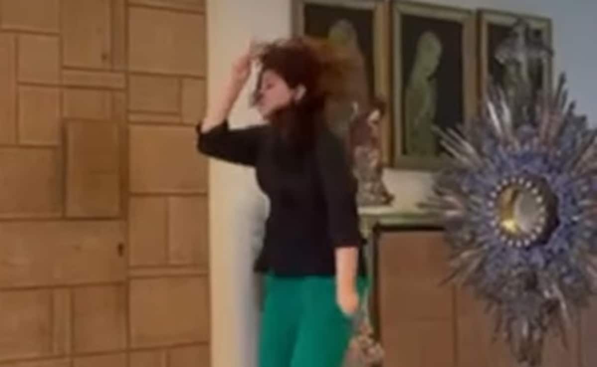 টুইঙ্কেল খান্না যখন 50 বছর বয়সী, অক্ষয় কুমার তার স্ত্রীর একটি মজার নাচের ভিডিও শেয়ার করেছেন, ভক্তরা বলেছেন – ভিতরের সত্য বলেছেন …