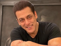Watch: Salman Khan's 59th Birthday Featured Not One Or Two But Four Cakes Watch: Salman Khan's 59th Birthday Featured Not One Or Two But Four Cakes