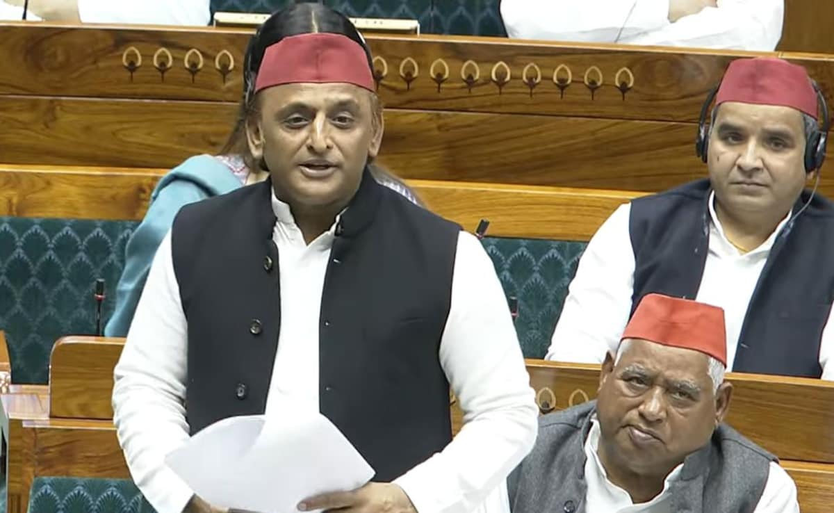 'Those Looking For Temples Under Mosques Don't Want Peace': Akhilesh Yadav