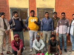 जंगली जानवरों के मांस की सप्लाई करने वाले गिरोह का पर्दाफाश, सख्ती के बाद भी करते थे शिकार, 3 गिरफ्तार   जंगली जानवरों के मांस की सप्लाई करने वाले गिरोह का पर्दाफाश, सख्ती के बाद भी करते थे शिकार, 3 गिरफ्तार