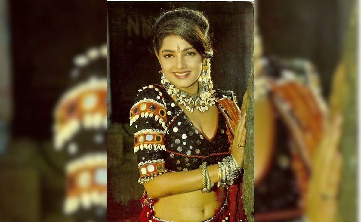 ভিডিও: 25 বছর পর ভারতে ফিরেছেন মমতা কুলকার্নি, আজও তার মনোভাব দেখা যাচ্ছে আগের মতো, ভক্তরা বলেছেন- নিষ্পাপ মেয়ে…