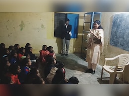 Rewa News: कलेक्टर रीवा प्रतिभा पाल बनीं बच्चों की टीचर, रोचक अंदाज में पढ़ाने का वीडियो हुआ वायरल Rewa News: कलेक्टर रीवा प्रतिभा पाल बनीं बच्चों की टीचर, रोचक अंदाज में पढ़ाने का वीडियो हुआ वायरल