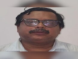 CG News: हवाई जहाज में बम की खबर देने वाले IB अफसर को पुलिस ने कर लिया गिरफ्तार, पर सुनवाई के लिए राज्य में नहीं है अदालत CG News: हवाई जहाज में बम की खबर देने वाले IB अफसर को पुलिस ने कर लिया गिरफ्तार, पर सुनवाई के लिए राज्य में नहीं है अदालत