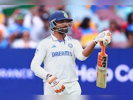 ICC Test Ranking: रविंद्र जडेजा ने रचा इतिहास, बतौर ऑलराउंडर ये कारनामा करने वाले दुनिया के पहले खिलाड़ी बने ICC Test Ranking: रविंद्र जडेजा ने रचा इतिहास, बतौर ऑलराउंडर ये कारनामा करने वाले दुनिया के पहले खिलाड़ी बने