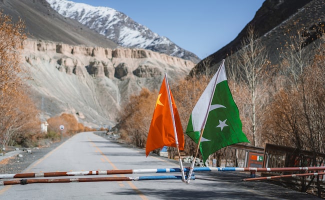 Suspected Chinese State-Linked Hackers Spying On 'All-Weather Friend' Pakistan Suspected Chinese State-Linked Hackers Spying On 'All-Weather Friend' Pakistan