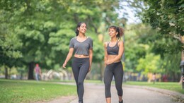 Morning Walk vs Evening walk : कोणत्या वेळेस चालणे ठरेल फायदेशीर, सकाळी की संध्याकाळी?