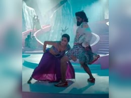 पुष्पा-2 के नए गाने में रश्मिका और अल्लू अर्जुन का डांस देख भड़के लोग, बोले - फुल छपरी पुष्पा-2 के नए गाने में रश्मिका और अल्लू अर्जुन का डांस देख भड़के लोग, बोले - फुल छपरी