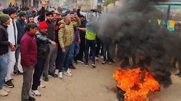 नए साल के स्वागत के बदले क्यों उबल रहा है नीमकाथाना? बाजार बंद, सड़कों पर लोग कर रहे आगजनी