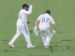 Rohit Sharma Punches 'Keeper' Sarfaraz Khan As India Star Fumbles, Video Goes Viral Rohit Sharma Punches 'Keeper' Sarfaraz Khan As India Star Fumbles, Video Goes Viral
