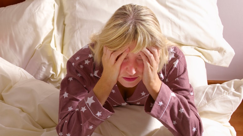 Signs You Have Overindulged In Alcohol On New Year, Tips To Recover