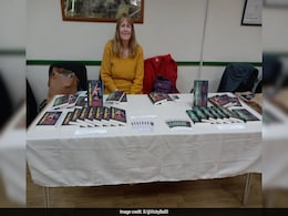 UK Author Climbs Bestsellers Chart After Her Post About Selling Only 2 Books Goes Viral UK Author Climbs Bestsellers Chart After Her Post About Selling Only 2 Books Goes Viral