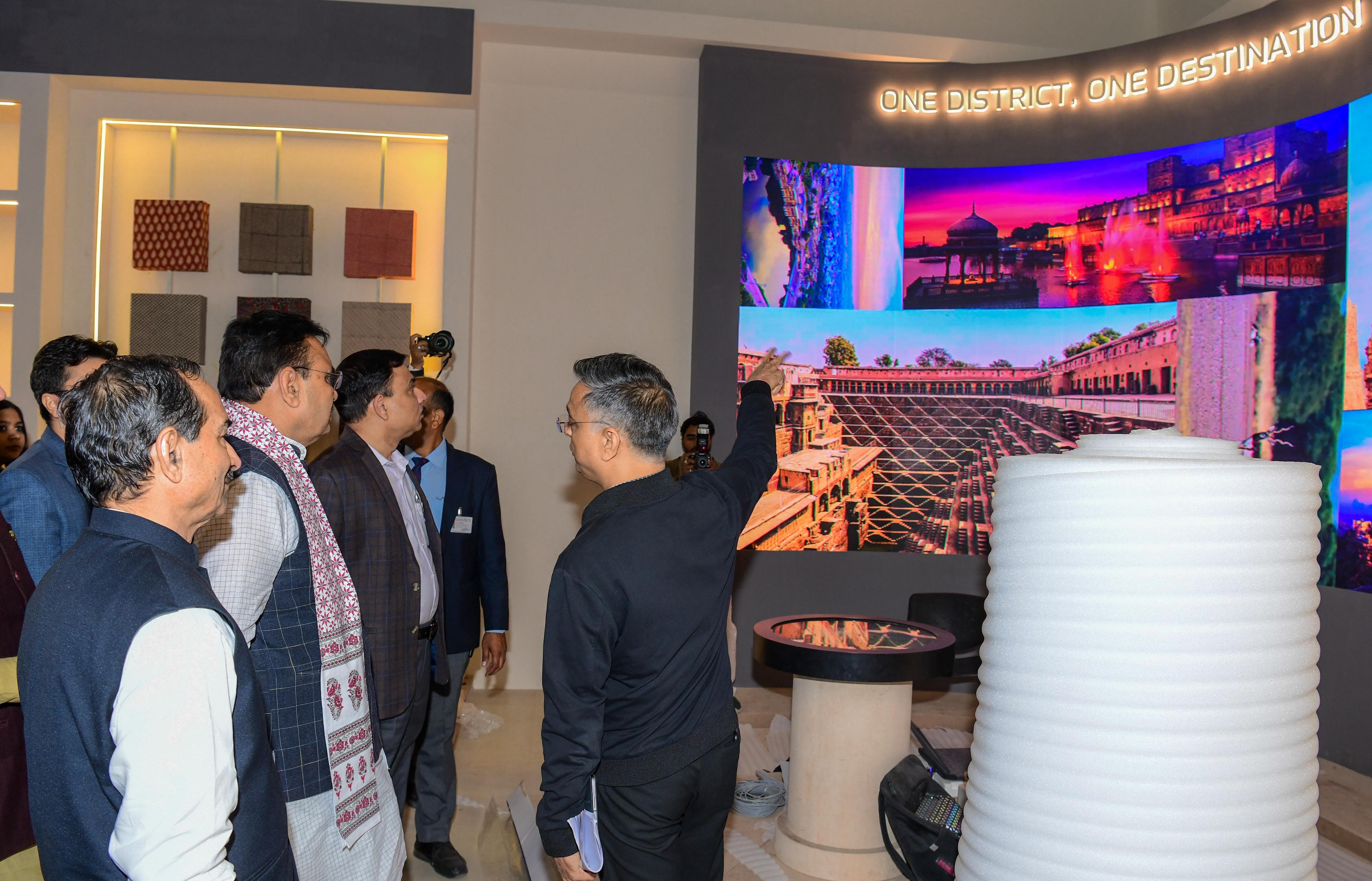 राइजिंग राजस्थान समिट स्थल की तैयारियों का जायजा लेते हुए सीएम भजनलाल शर्मा