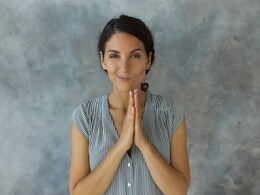 ये 5 हरकतें बताती हैं सामने वाला है बहुत चालाक, यहां जानिए कैसे करें पहचान