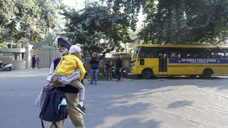 दिल्ली के प्राइवेट स्कूलों की अब नहीं चलेगी मनमानी, फीस को लेकर नया कानून लागू; पढ़ें क्या बदला