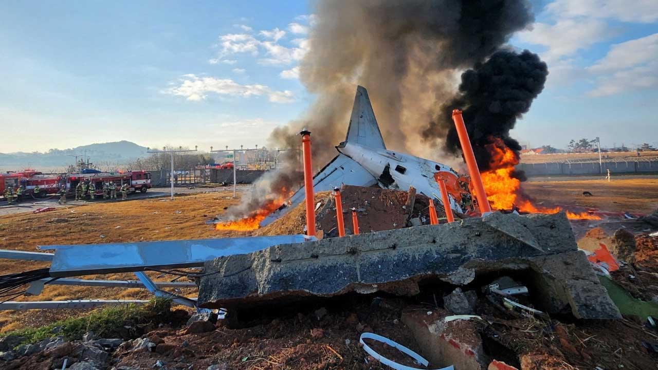 South Korea Plane Crash: 179 Feared Dead, 2 Survived