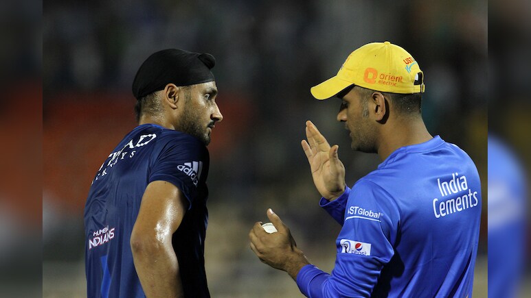 "10 साल से धोनी से बात नहीं करता.." हरभजन सिंह के बयान ने फैन्स के बीच मचाई खलबली