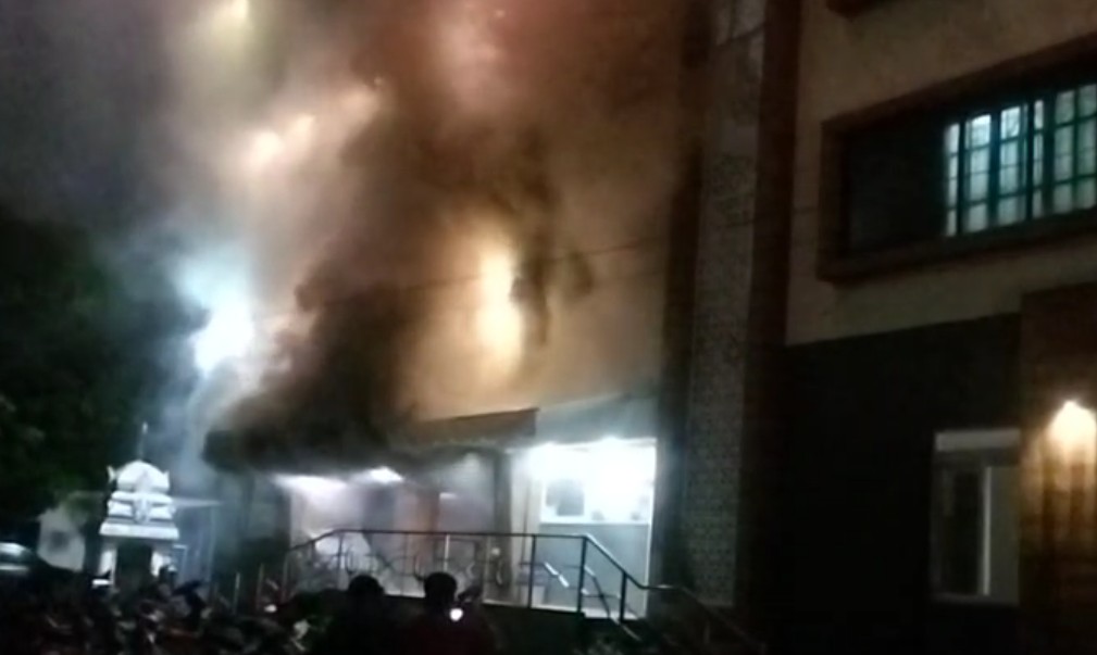 तमिलनाडु: हड्डी के अस्पताल में लगी आग, 6 लोगों की मौत, 20 से ज्यादा लोग झुलसे