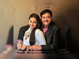 When Shatrughan Sinha Slammed Mukesh Khanna Over Ramayana Row: "Who Appointed Him The Guardian Of The Hindu Religion?" When Shatrughan Sinha Slammed Mukesh Khanna Over Ramayana Row: "Who Appointed Him The Guardian Of The Hindu Religion?"