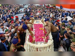 मनमोहन सिंह के अंतिम संस्कार पर बढ़ा विवाद, कांग्रेस-AAP ने कहा- देश माफ नहीं करेगा; BJP का पलटवार