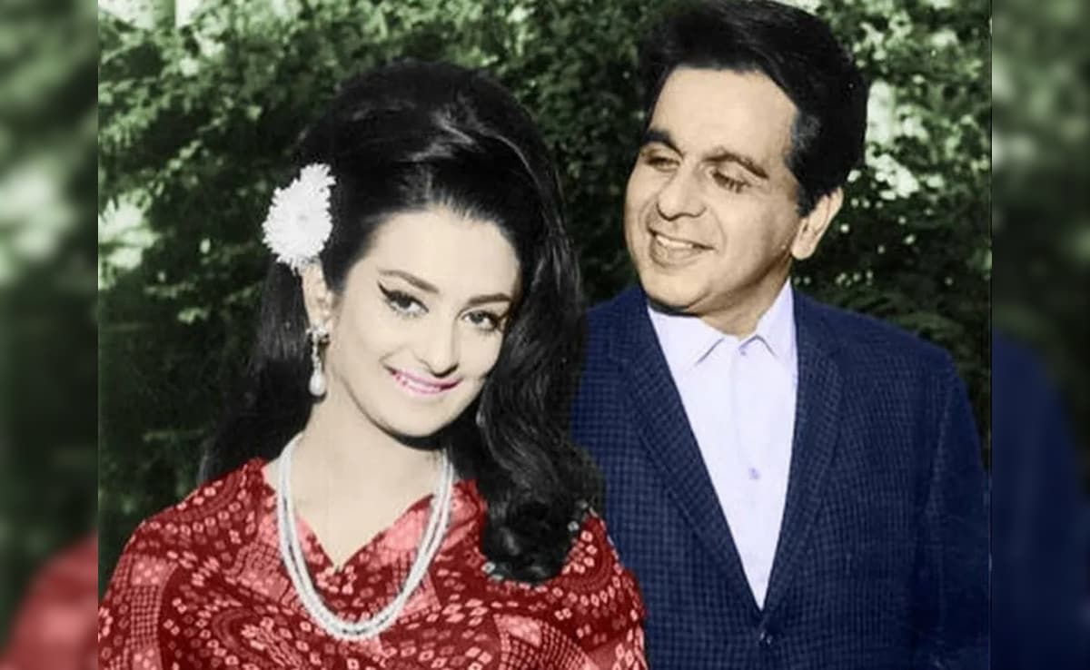 Dilip Kumar-Saira Banu Love Story : 22 साल का उम्र का फासला, फिर भी 55 साल तक निभाया साथ… बॉलीवुड की ये प्रेम कहानी आज भी मानी जाती है मिसाल 1 Dilip Kumar-Saira Banu Love Story