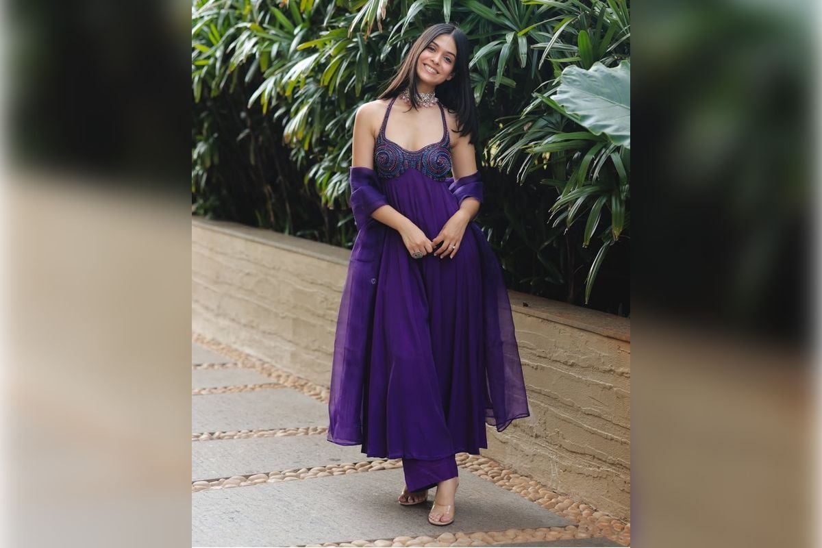 Elevate Your Winter Wardrobe: Cardigan Styling Guide by Kinnari Jain Elevate Your Winter Wardrobe: Cardigan Styling Guide by Kinnari Jain