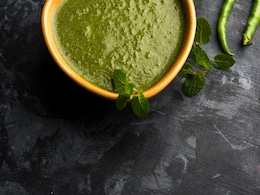 How To Make Coriander Tomato Chutney With A Tangy Twist How To Make Coriander Tomato Chutney With A Tangy Twist