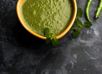 How To Make Coriander Tomato Chutney With A Tangy Twist How To Make Coriander Tomato Chutney With A Tangy Twist