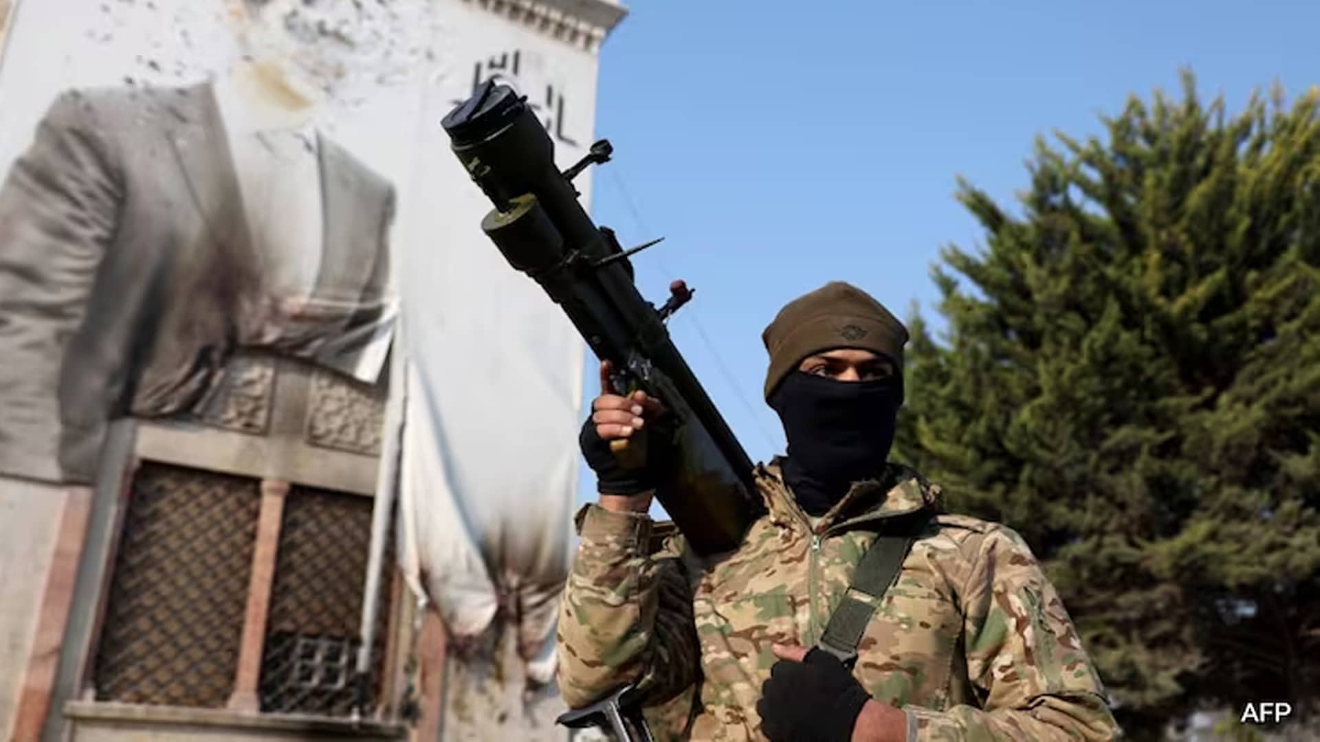 Syrian Rebels Beseige Damascus, Assad Regime Braces For Last Stand