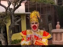 Video: Spiritual Orator Abhinav Arora Trolled For Dancing In Lord Hanuman Attire Video: Spiritual Orator Abhinav Arora Trolled For Dancing In Lord Hanuman Attire