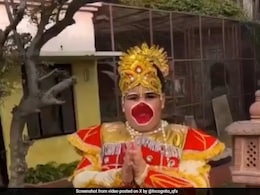 हनुमान जी का रूप धारण कर नाचते दिखे अभिनव अरोड़ा, वायरल Video देख भड़के लोग, बोले- यह बाल श्रम और माता-पिता के... हनुमान जी का रूप धारण कर नाचते दिखे अभिनव अरोड़ा, वायरल Video देख भड़के लोग, बोले- यह बाल श्रम और माता-पिता के...