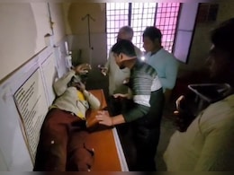 Doctors Treat Accident Victims Under Cell Phone Light At UP Health Centre Doctors Treat Accident Victims Under Cell Phone Light At UP Health Centre
