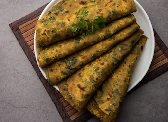 10 Protein-Rich Cheela Recipes That Will Keep You Energised All Morning 10 Protein-Rich Cheela Recipes That Will Keep You Energised All Morning