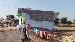Vidisha में पट्टे की जमीन का अभी कागज भी नहीं बना और तन गई पूरी कॉलोनी, प्रशासन ने कही ये बात