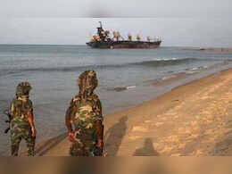 श्रीलंकाई नौसेना ने 14 और भारतीय मछुआरों को  किया गिरफ्तार